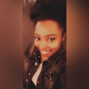 Meet your Posher, Renaesha